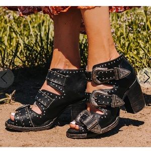 Freebird violet sandal size 9 new